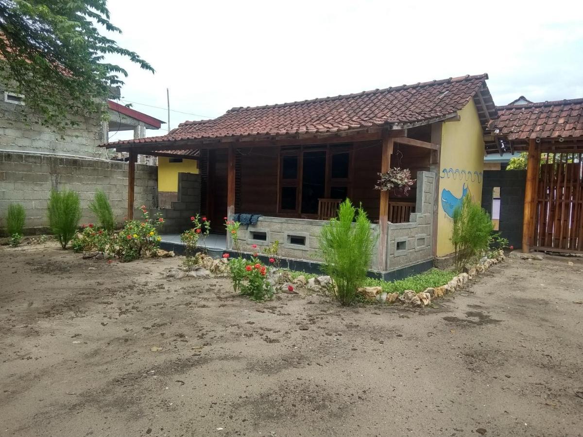 Harry'S Ocean House Watukarung Homestay Kalak Εξωτερικό φωτογραφία