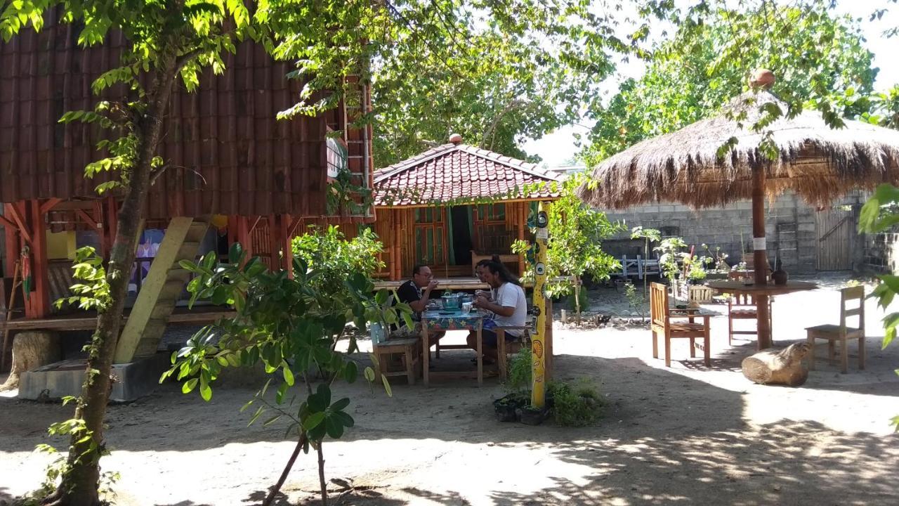 Harry'S Ocean House Watukarung Homestay Kalak Εξωτερικό φωτογραφία
