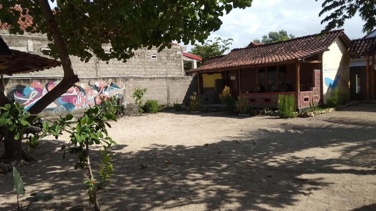 Harry'S Ocean House Watukarung Homestay Kalak Εξωτερικό φωτογραφία