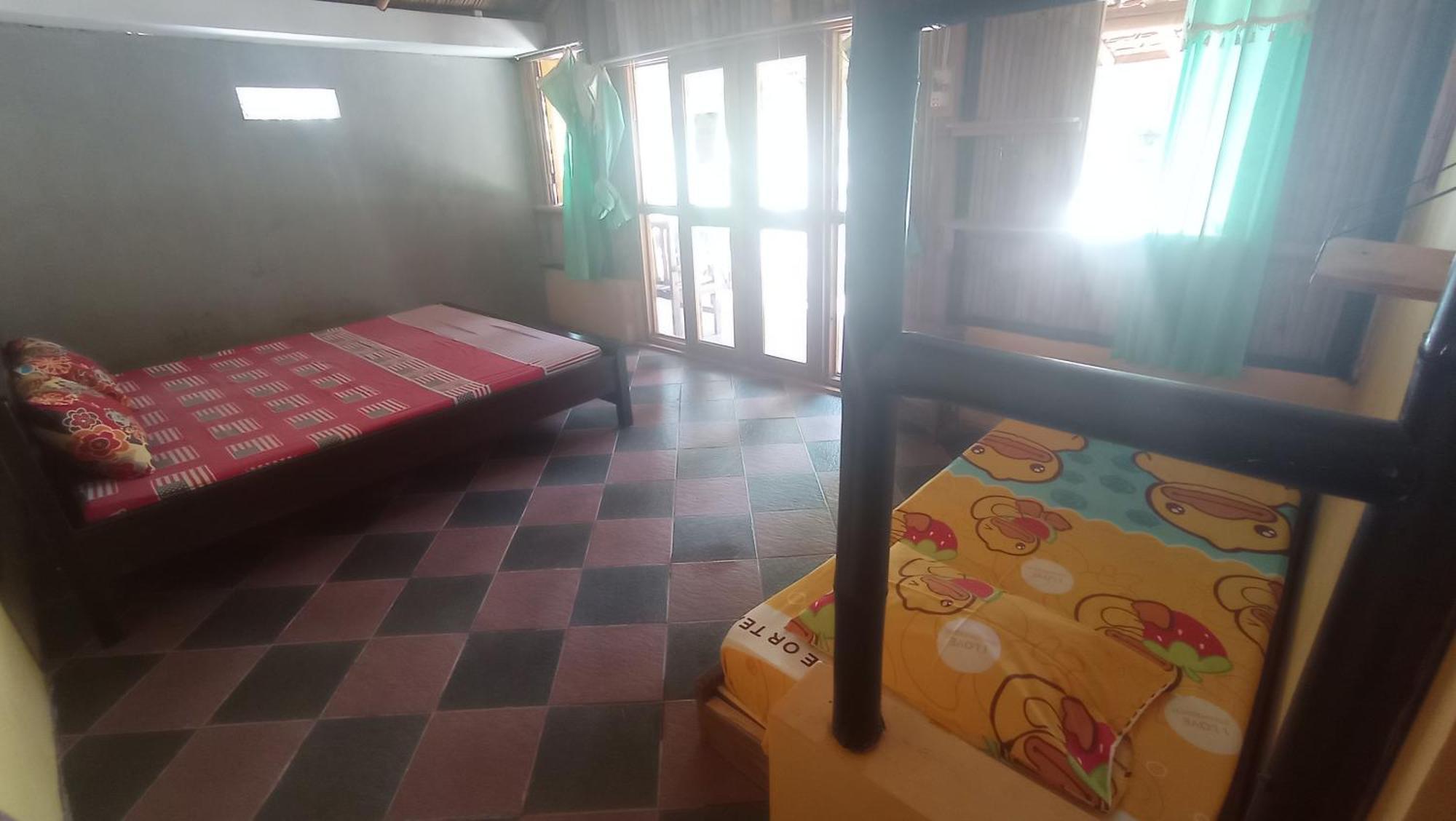 Harry'S Ocean House Watukarung Homestay Kalak Δωμάτιο φωτογραφία
