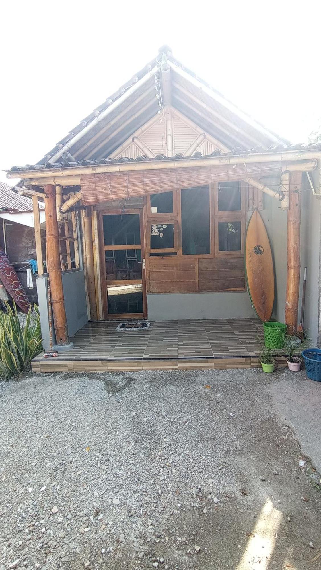 Harry'S Ocean House Watukarung Homestay Kalak Δωμάτιο φωτογραφία
