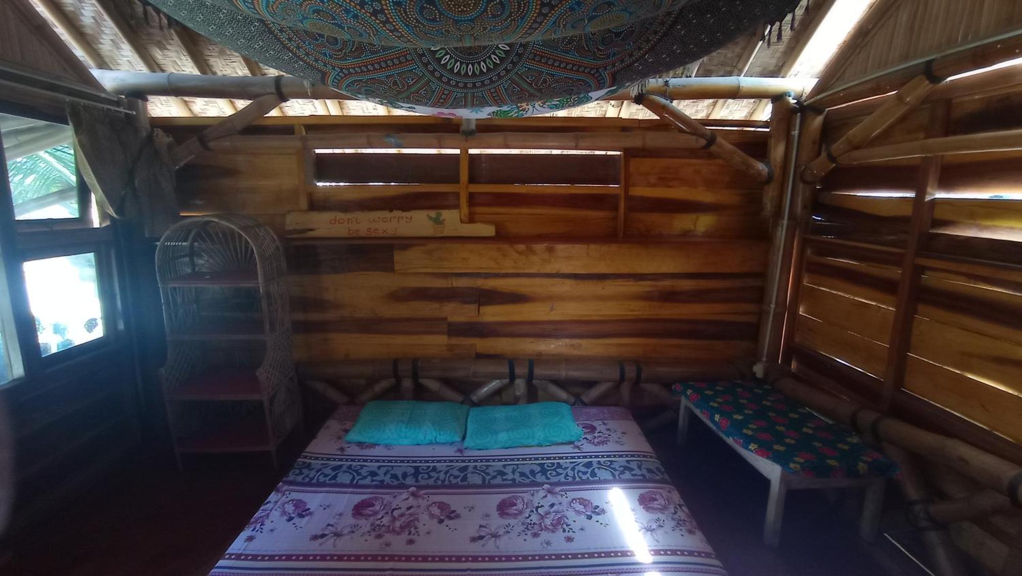 Harry'S Ocean House Watukarung Homestay Kalak Δωμάτιο φωτογραφία