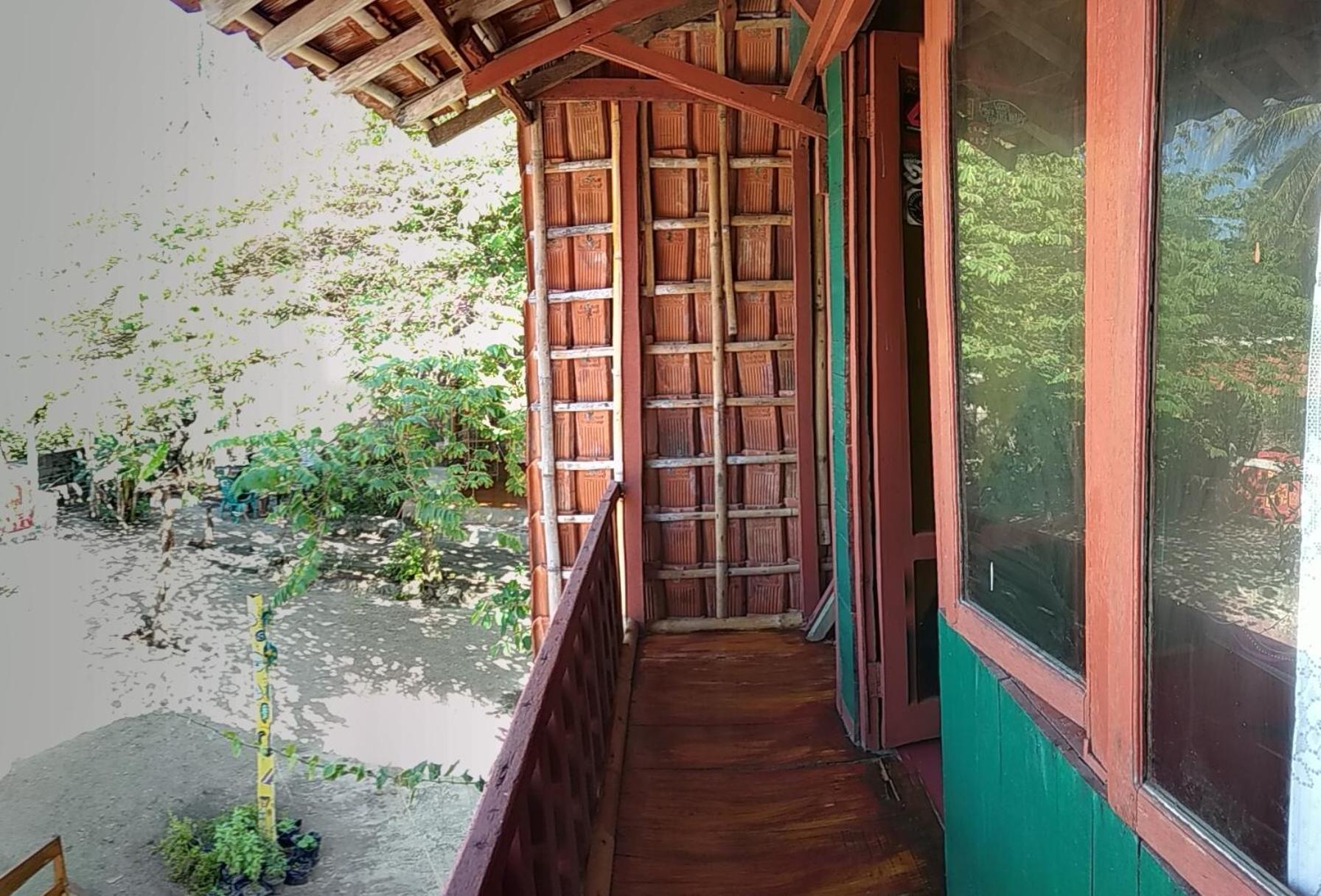 Harry'S Ocean House Watukarung Homestay Kalak Δωμάτιο φωτογραφία