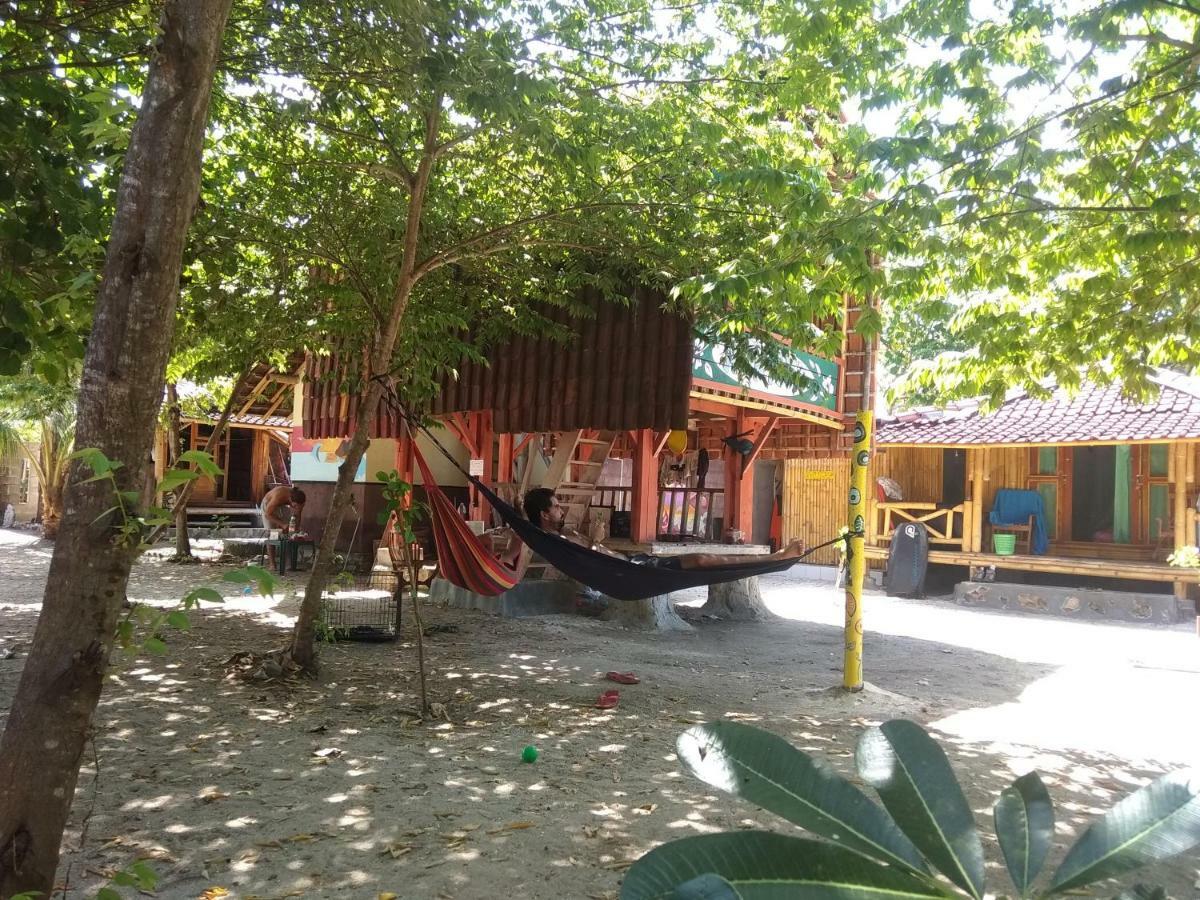 Harry'S Ocean House Watukarung Homestay Kalak Εξωτερικό φωτογραφία