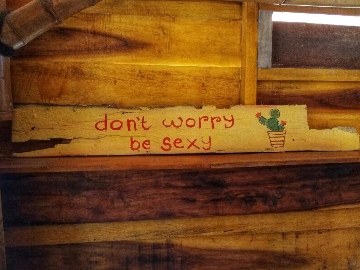 Harry'S Ocean House Watukarung Homestay Kalak Εξωτερικό φωτογραφία